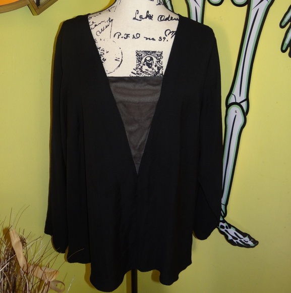 6th & Lane Tops - BNWT! 6th & Lane Black Plus Size Blouse Top